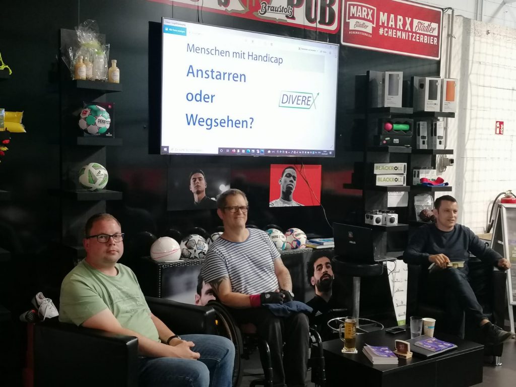 Danny Gessner, Sascha Stoltze und Ronny Kienert (v.l.n.r) bei der 'Anstarren oder Wegsehen' Buchvorstellung.